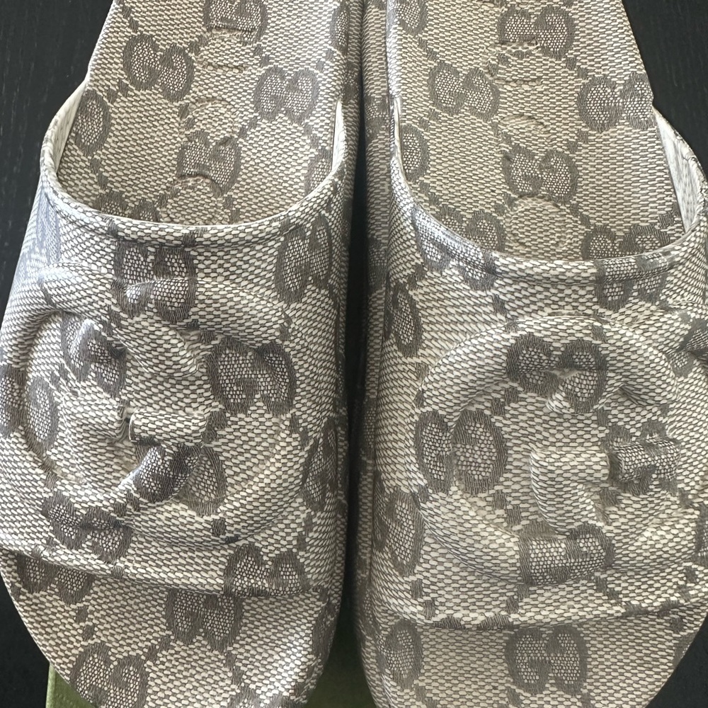 Gucci Women's Patterned Beige Mules
